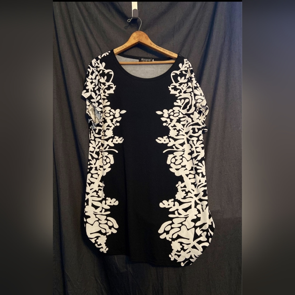 Black with white floral tunic top